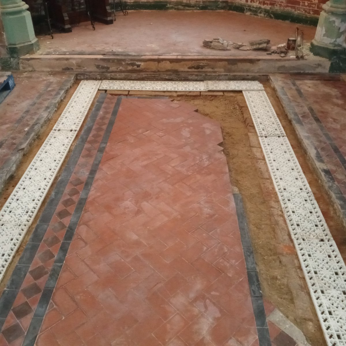 NELCouncil's tweet photo. We're six months into the massive restoration job at three historic buildings in Scartho Road Cemetery with @UKRestoration
Put your feet up and read about progress made so far on these stunning buildings 👉 https://t.co/7qwSUWPxGJ
#LongReadSaturday #grimsby #restoration https://t.co/3xi8jK7lhk