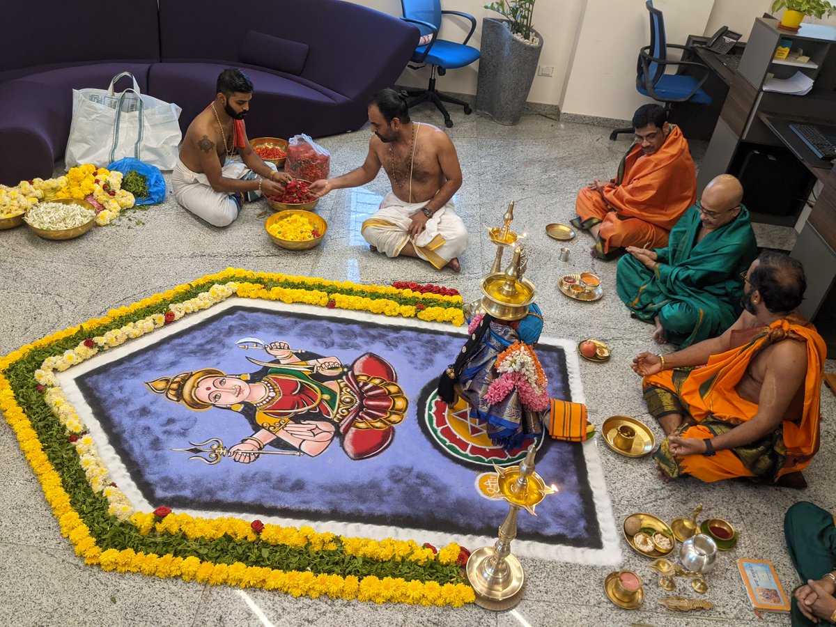 itriangleindia's tweet photo. New Tides and New Beginnings!
The new office for our R&amp;D team was inaugurated on an auspicious note. The below pics provide glimpses of the event and the pleasant ambience in the office.

 #development #newbeginnings #techspace #researchanddevelopment #itriangle #bharath101  #4G https://t.co/FYuiGdnOEY