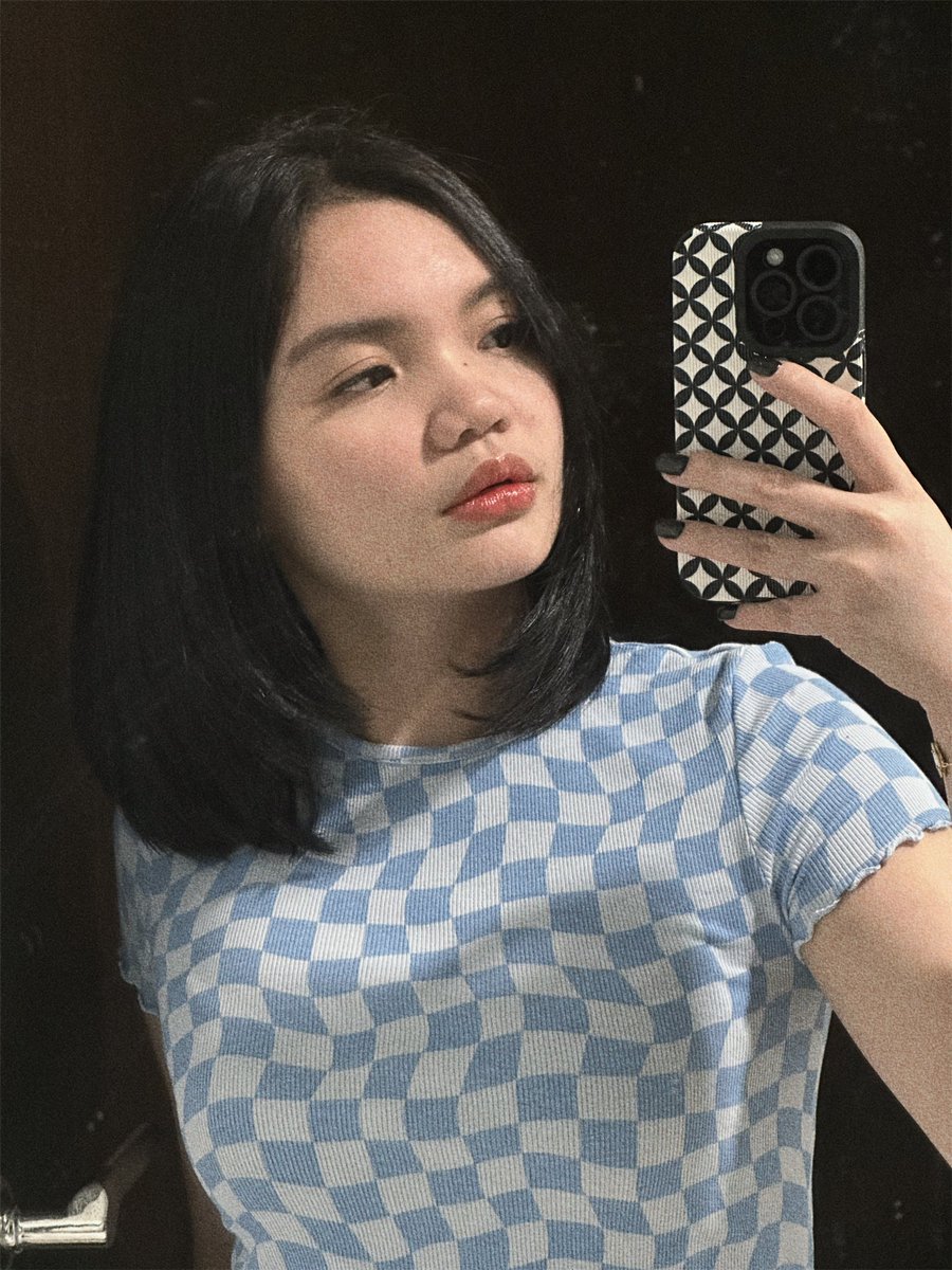 aapjrdlz's tweet photo. Sobrang ggss ko kagabi coz my lips are glowing ✨ https://t.co/1t2mATgAam