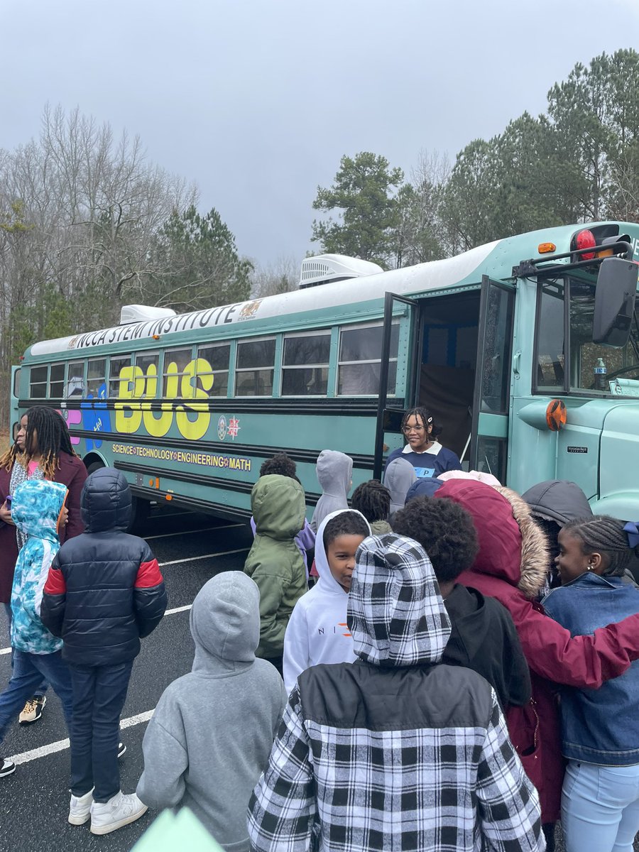 CounselorsRFab's tweet photo. Thanks Dr. Crenshaw and NCCA STEM Institute Students for sharing STEM careers with our students #stembus https://t.co/Mf7z3JmidQ