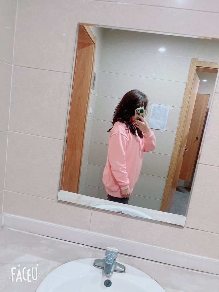 xiaokuibuchi's tweet photo. 感觉自己越来越像猛男了 https://t.co/pvTDCJ0JWe