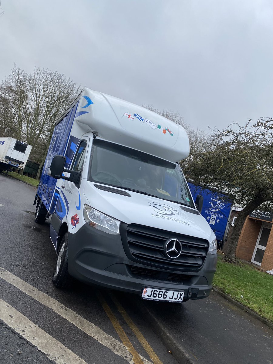 JJXLogistics's tweet photo. @ste6551 on route to the @Port_of_Dover with critical shipment for onward delivery for Italy 🇮🇹…
#express @MBVansUK #SaturdayMotivation #365days #BeKindAlways #drivesafe #deliveringsmiles #AOG #sprintervans #ground #weneverstop https://t.co/fmcYnWZhjx