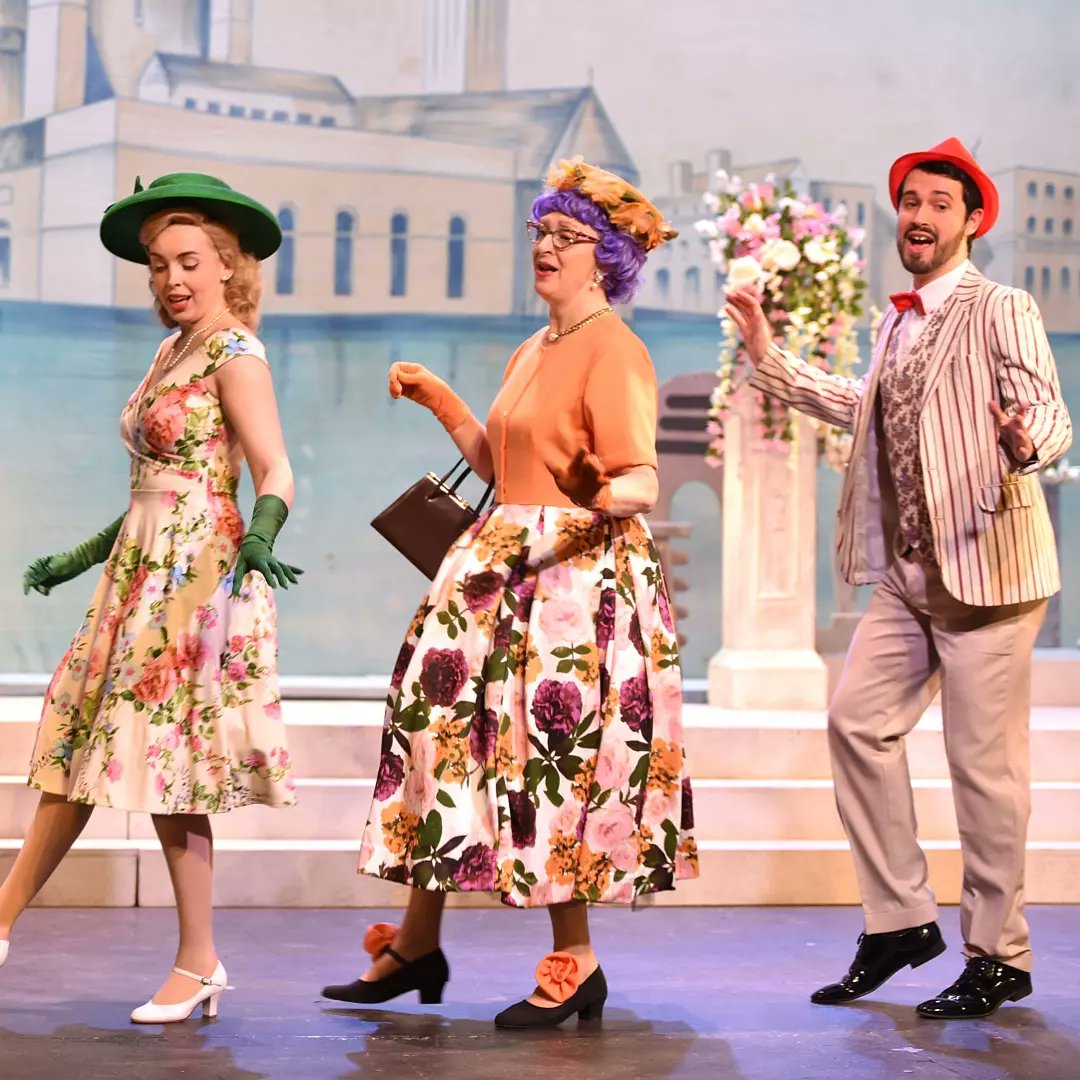 SouthgateOpera's tweet image. Pssst! Last chances to see Gondoliers today!
BE AWARE: Matinee nearly sold out

Still tickets for the evening! Box Office: tinyurl.com/SOGondoliers (or buy on the door)

#SOTheGondoliers #SOGondoliers #CultureInEnfield  #gilbertandsullivan @Wyllyotts