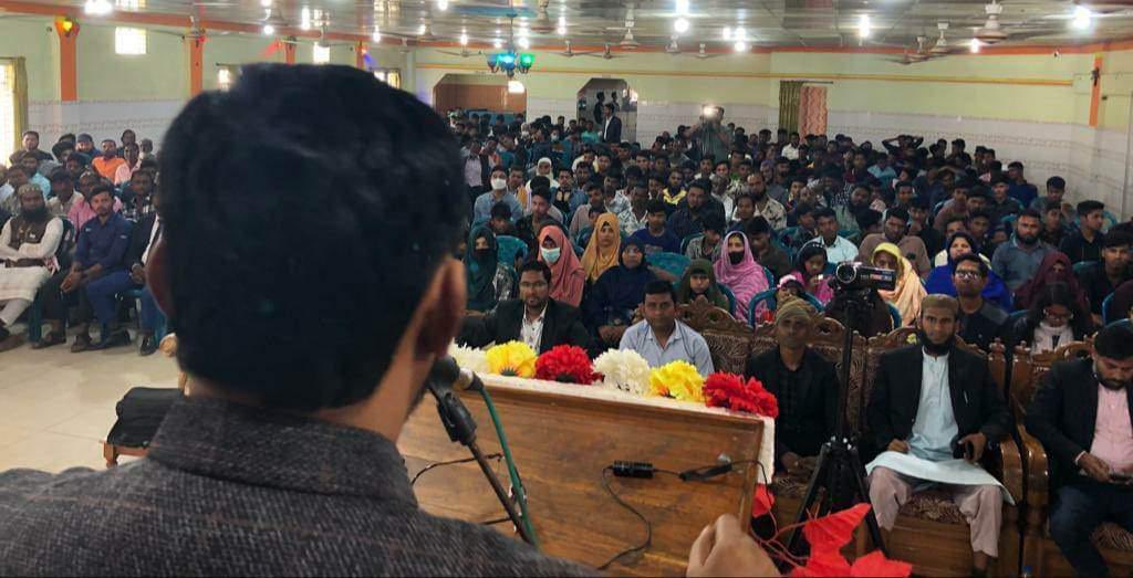 ABPartyBD's tweet photo. Over five hundred people, mostly youngsters, attended to hear about new kind of politics of #ABPartyBD in #Jamalpur district.
#PoliticsofService
#PoliticsofChange
#PoliticsofPolicies https://t.co/07n4kbyh6n