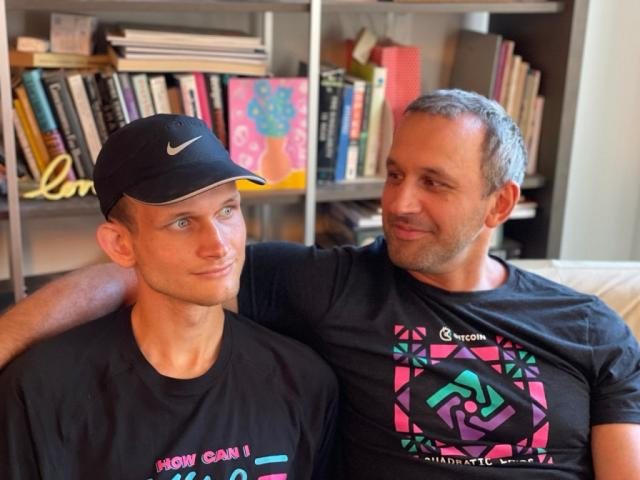BackTheBunny's tweet photo. @Ceazor7 @bneiluj @GoingParabolic dude was raised right https://t.co/qSdIoTwo1I