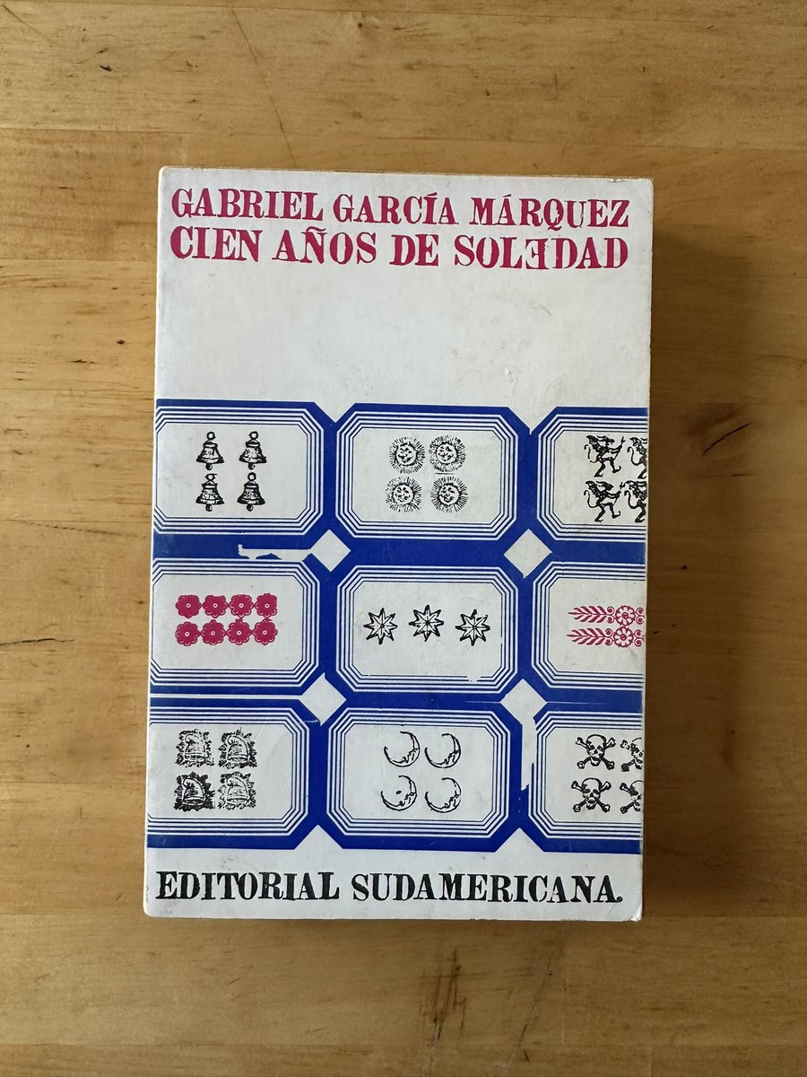 tuiterdellorch's tweet photo. Me encontré (y compré) esta edición de 1968 que me gustó mucho 😊 https://t.co/YiXOssmaYH