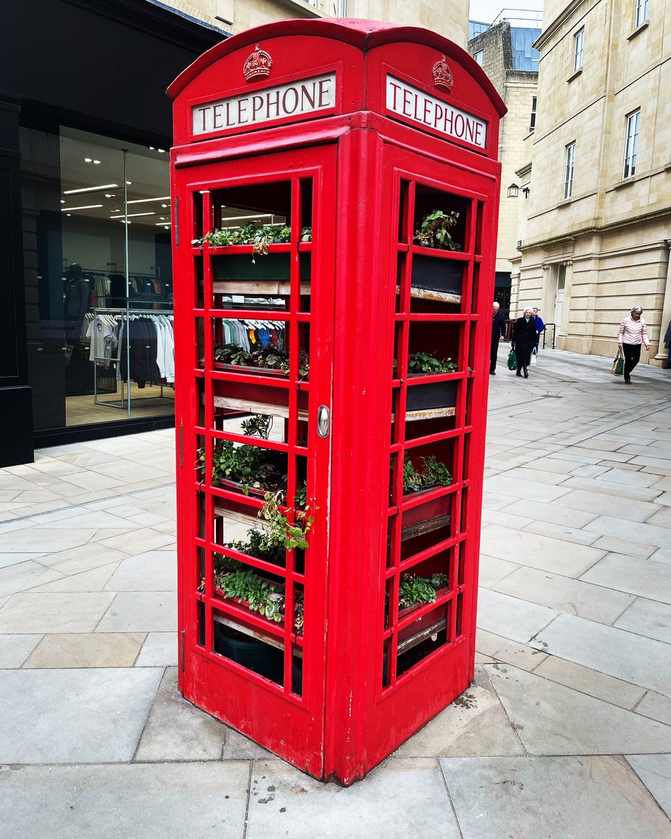 GardenDental's tweet photo. Garden Square…Garden in a square…made us smile #gardensquare #thesmilepeople #bathspa #bath #telephonebox #telephonebox #telephone #gardening #gardendesignlondon #smilemore https://t.co/NCywoBAbma