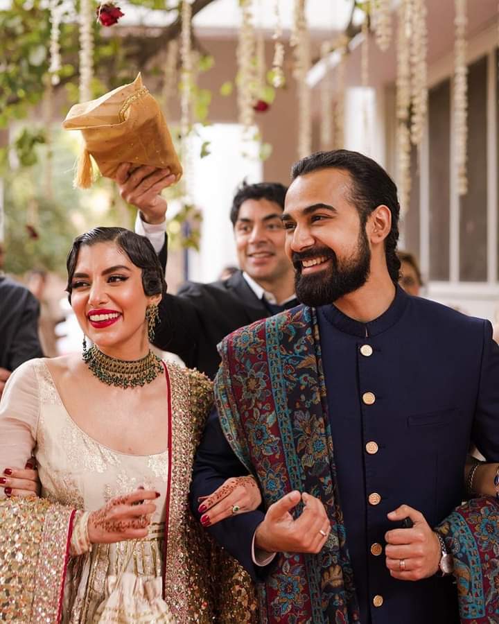 DailyInfotainm1's tweet image. Nikah and Rukhsati momemnts of Model #Zarapeerzada niece of #UsmanPeerzada and #SaminaPeerzada ♥️

 #dailyinfotainment
