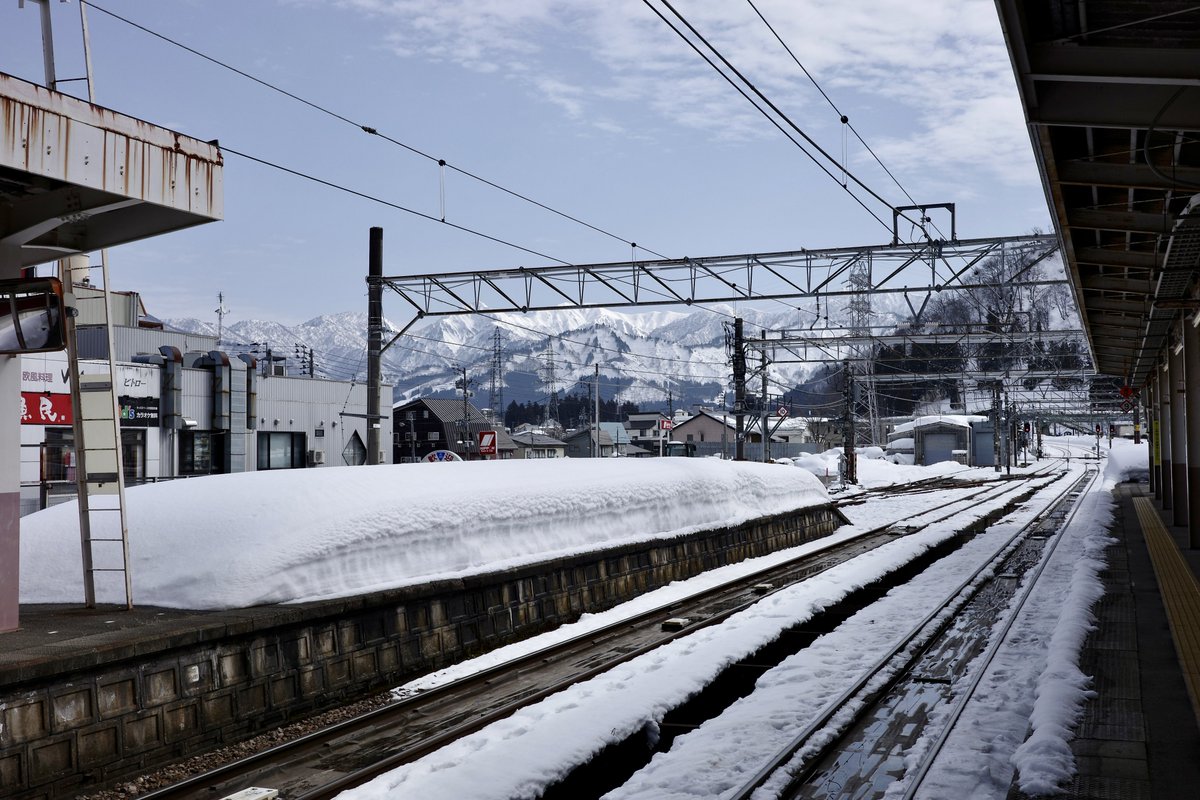 akira_inugami_'s tweet photo. 越後湯沢駅に、到着❄️
#新潟県
#湯沢町
#越後湯沢駅
#白銀の世界
#電車
#雪
#雪国
#worldofsilver
#train
#line
#snow
#ファインダー越しの私の世界
#写真好きと繋がりたい
#東京カメラ部
#tokyocameraclub
#snapshooter
#snapshot
#art_of_japan
#phos_japan
#photo_jpn
#team_jp
#ig_japan https://t.co/dJhgRlMXsm