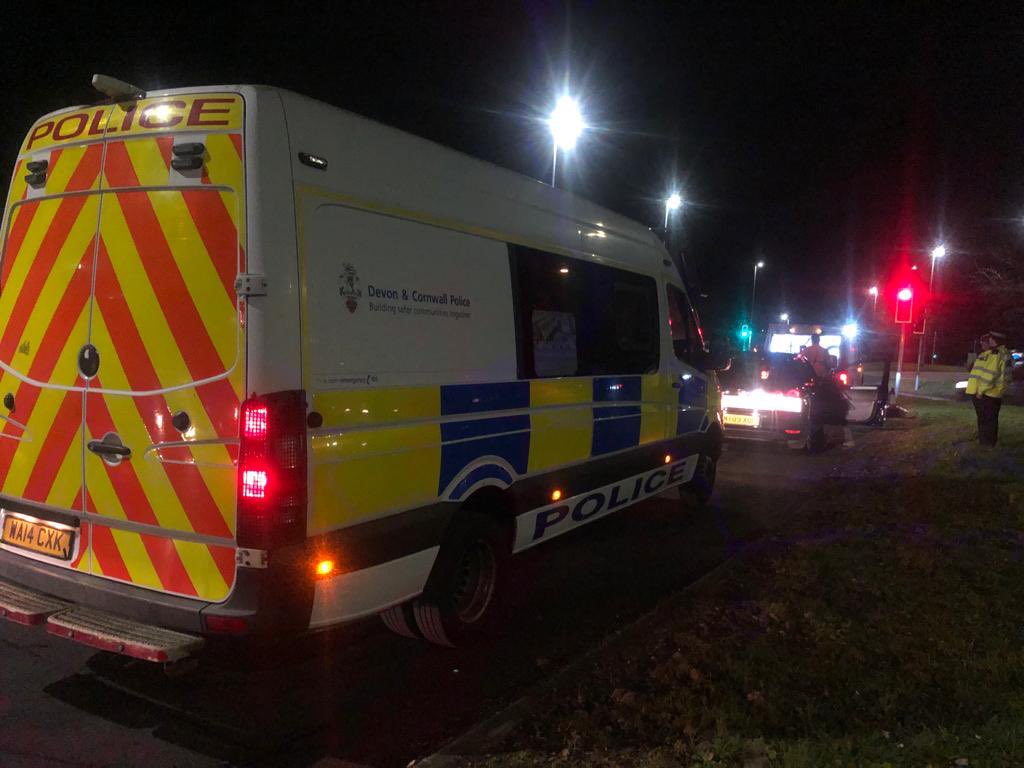 Exeter Specials were on patrol last night in the PSU van supporting our regular officers. They helped a woman and her 4 year old son who had broken down on Middlemoor Roundabout awaiting RAC recovery…👏 #SpecialConstabulary #CouldYou