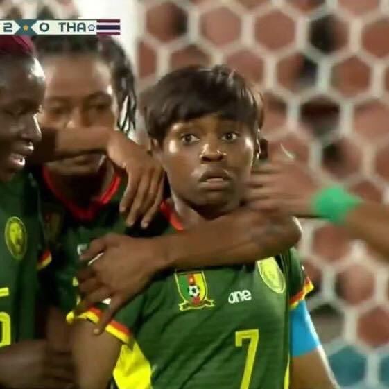 🚨🚨🚨#INSTANTS_BARRAGE🔥🔥🔥: Grâce à un double d’Aboudi Onguene, le Cameroun s’impose 2-0 face à la Thaïlande. 

Les Lionnes affronteront le Portugal mercredi prochain pour le dernier tour. 🦁 🇨🇲

#FIFAWWC2023Q #LionnesIndomptables #Instants_Sport