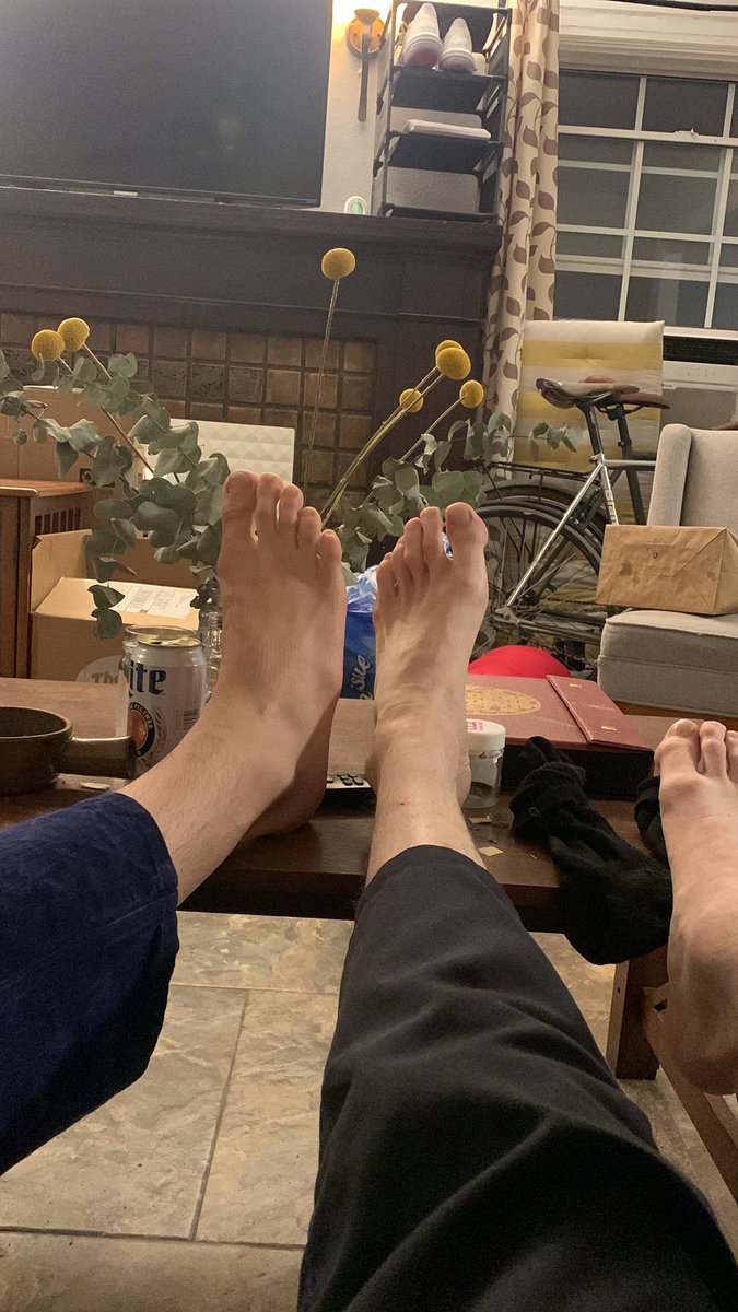 ToedStue's tweet photo. FYI you feet store fat https://t.co/A1gdhBLncH
