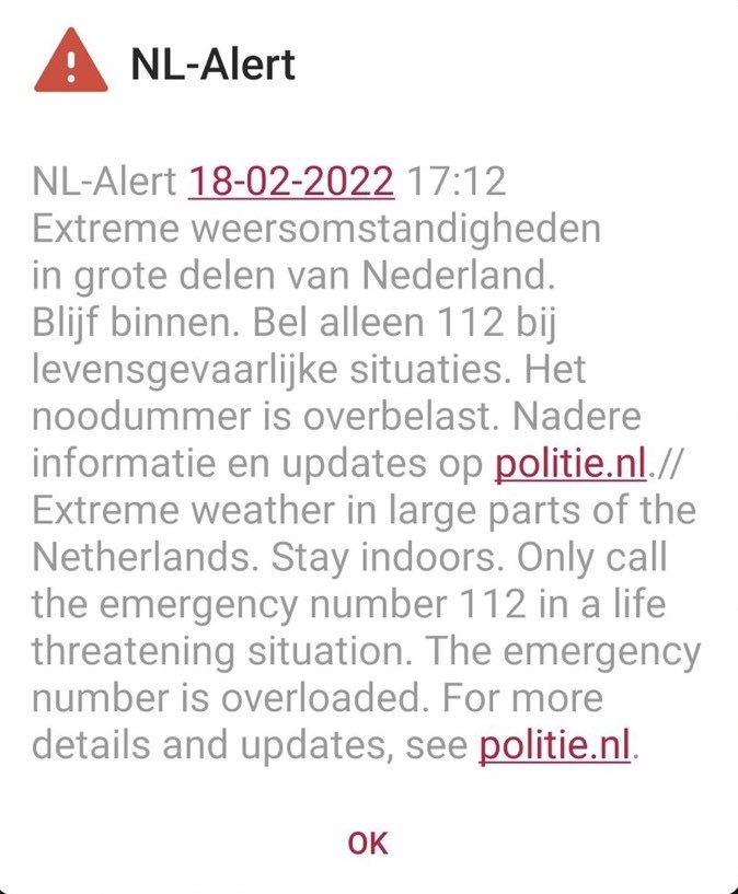 weermanrobert's tweet image. Uit mijn archief: vandaag een jaar geleden hadden we te maken met #StormEunice die over Nederland trok. Geruime tijd zware storm (10 Bft) en de dijk van LLS naar Enkhuizen en Cabauw een windstoot van 145 km/u. Het was nieuws met zelfs een NL-Alert! 1/2