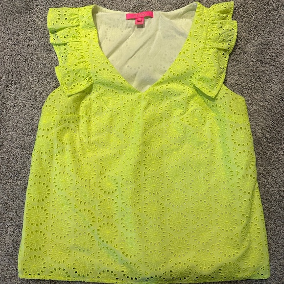 SDordal's tweet photo. So good I had to share! Check out all the items I'm loving on @Poshmarkapp #poshmark #fashion #style #shopmycloset #lillypulitzer #jenniferbehr: https://t.co/26OXvyVUPl https://t.co/GOS4C3JGX1
