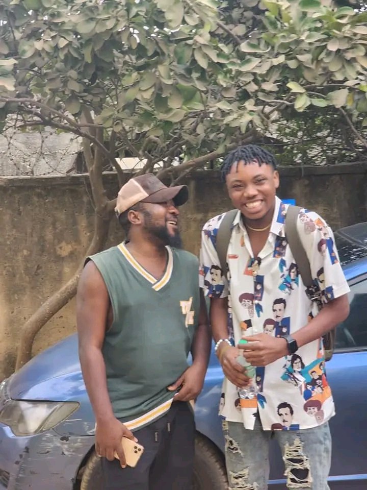 Wukaritrend's tweet photo. Golden boy #ALINCO 
Meet with one of the best music producer in North East who basically based in the nation's capital (Abuja) in person of MR. FANTY(takum man yo) 

Mr. FANTY will be producing a new sound track for #Alinco title MONALISA 

source kidifyrecord @Everyone https://t.co/iq8etlqacV