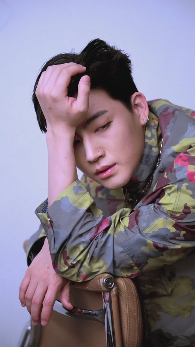 nn_xcii's tweet photo. ❤️🔥😳❤️🔥หล่อจนต้องร้องขอชีวิต😳❤️🔥😳
เมื่อไหร่จะได้เล่มซะที ~ 🥺
https://t.co/ntJYayzvDo
#BeHimself #JAYB #제이비 #issue110 #EsquireHK @jaybnow_hr https://t.co/pi65Pizhpp