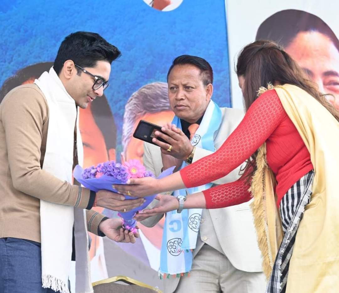 Khela Hobe tweet media