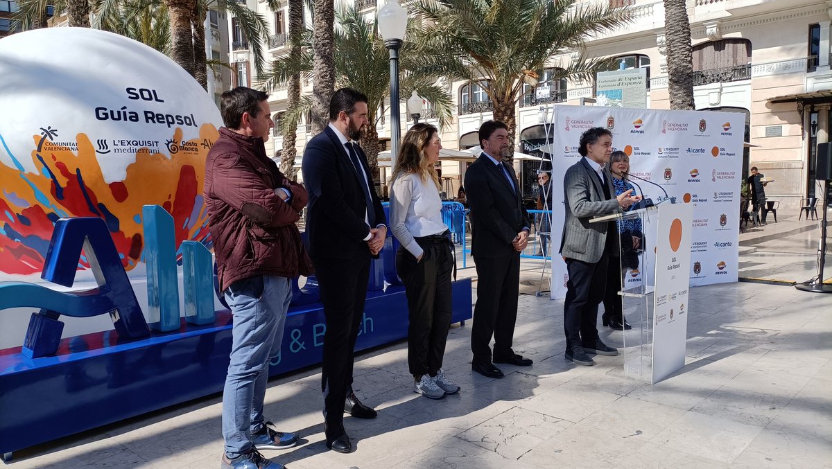 Acecova's tweet photo. #Acecova continúa con su apuesta para acercar el mundo gastronómico y turístico a las personas afectadas de enfermedad #celíaca. Para ello, el Presidente de Acecova, asistió ayer en #Alicante a la presentación de la Gala de los #SolesRepsol https://t.co/KjEu1zzk33
@FACEceliacos https://t.co/lLn0iZlEf5