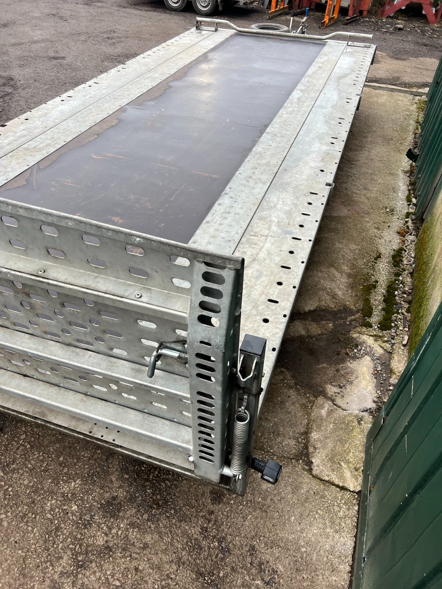 1stBasePlant's tweet photo. #BrianJames tilt Bed #Trailer for sale

£4500+vat

2022 trailer

5.5m x 2.25m

Used to carry our own #plant throughout 2022

Spare wheel and locking hitch 

In stock ready to go 

01942 821847 for more info https://t.co/SLCH0Jr7X2