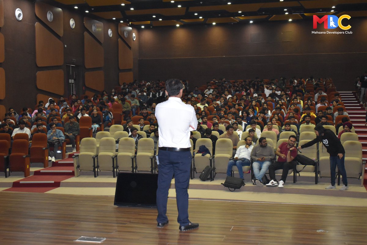 Mehdevclub's tweet photo. .@pareshmayani's amazing session on Startup at Devloop 2.0 was packed with insights and strategies for success.

#devloop | #mehdevclub | #mdc | #mehsana https://t.co/me0RsUP06H