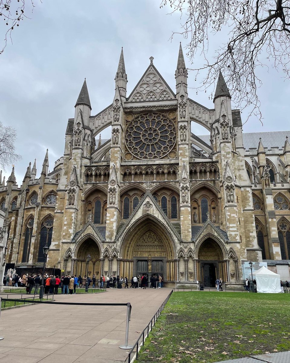 backs1de's tweet photo. Week in London, work paid trips are fun. https://t.co/coniEoelGR