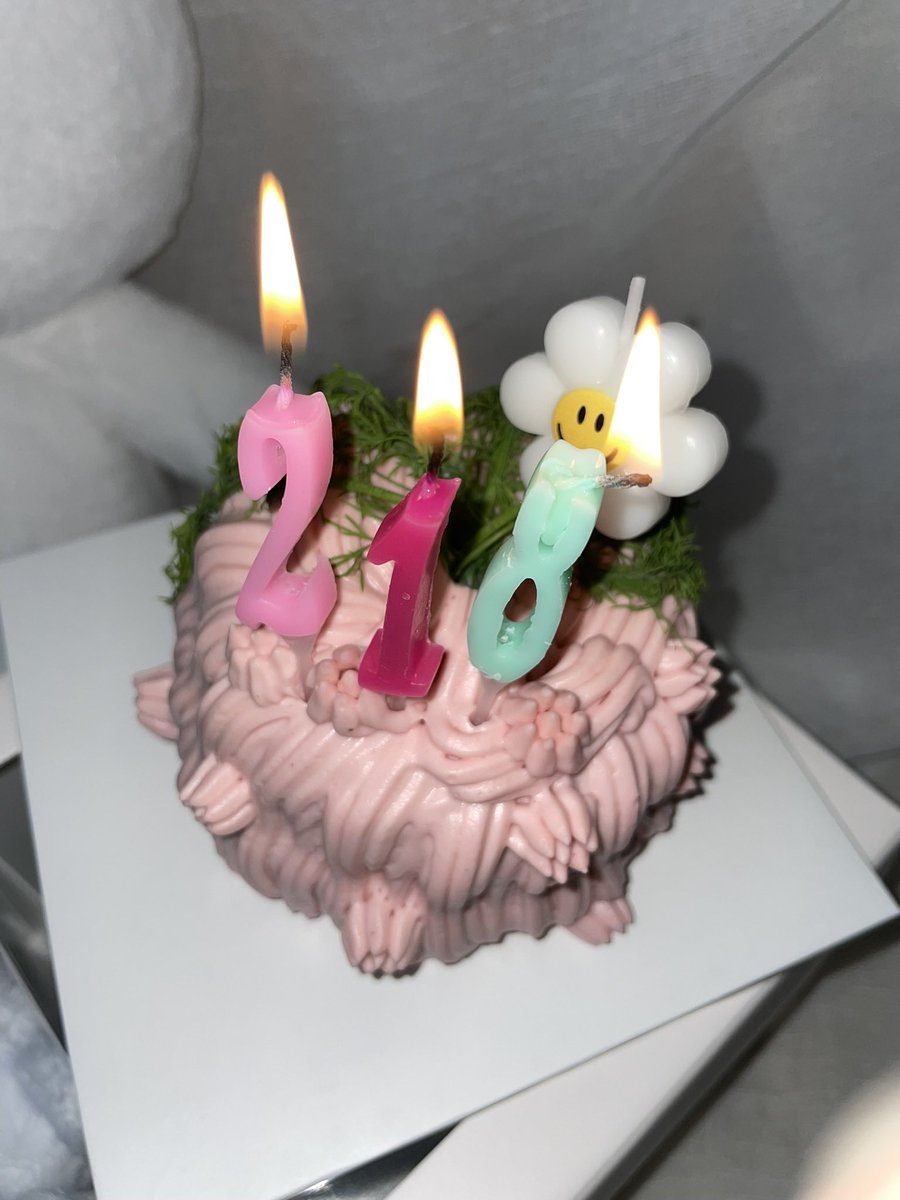 icebear_chew's tweet photo. #HAPPY_VERNON_DAY 

🐻‍❄️🎂 https://t.co/DA1yI6Jani