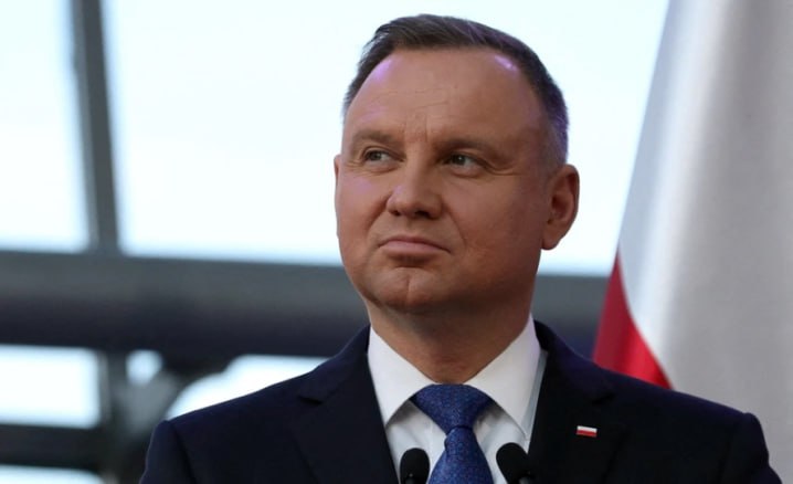 GYI_ua's tweet photo. 🇵🇱 🎯 Leopard 2 and T-72 tanks may arrive in Ukraine within a month or two, - Duda

#Ukraine #UkraineWillWin #Ukraina #Ucrania #War #news #RussiaIsATerroristState #RussiaUkraineWar #Russia #RussianLosses #RussiaIsANaziState #Poland #Duda #Leopard2 https://t.co/MgKSuPO2iU