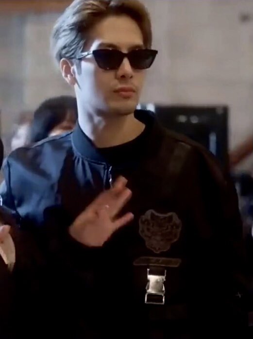 ManeesuwanNapat's tweet photo. It's me Jackson Wang 😎👍🏻
เกินต้านพ่อเอ้ย !! @JacksonWang852
#FireToTheFuse
#JacksonWang https://t.co/CibnLw7Cpl