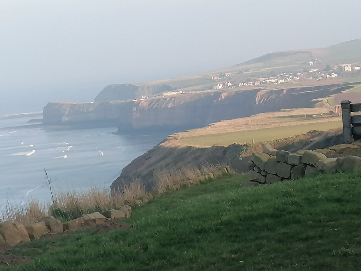 riabythesea's tweet photo. Whitby and Boulby towards Staithes ππ¦ beautiful views all around the north yorkshire coast line π
#treechiefs
#riabythesea
#riasseas
#mickandria
#whitby
#boulby
#dracula https://t.co/T4R4wO3xL0