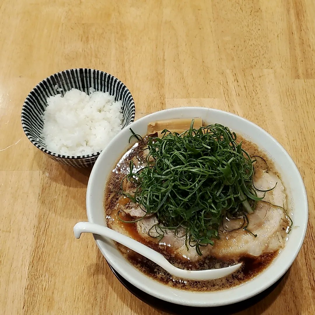 AndRespect37's tweet photo. #中華そばココカラサキゑ
#朝ラー
限定クロサキ✨ブラックラーメン
美味しかったです🤣 https://t.co/bDtbm19hWF