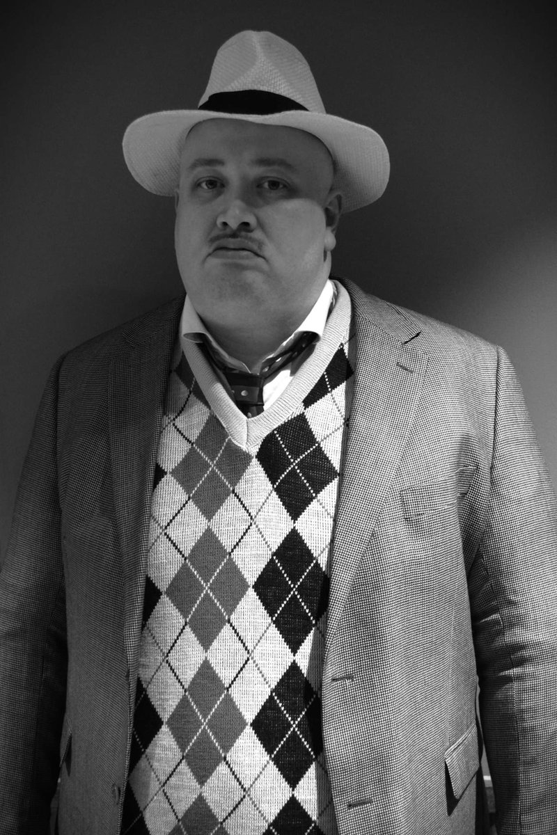 Another mysterious guest in Agatha Christie's "And Then There Were None"  Davis! Davis is the name.  #agathachristie #theatre #Edinburgh 
Get your tix here
eventbrite.co.uk/e/and-then-the…