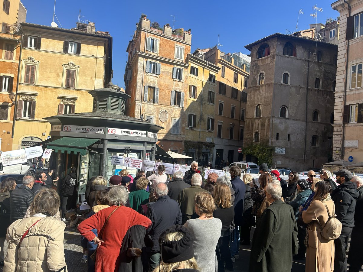 NoWall_'s tweet photo. #NoWall - oggi eravamo in tanti a protestare contro il muro di #viaGiulia. Questo muro è l’ammissione di un paradosso: che le ragioni di un errore sono più forti dell’evidenza della sua soluzione. ✍️https://t.co/nsYgX3aQ7t https://t.co/fYEyhROqNS