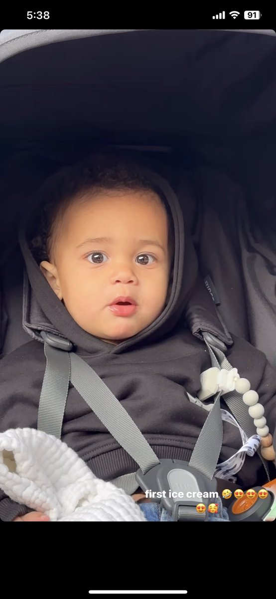 KomalNajam's tweet photo. Can someone explain to me why is  @KylieJenner’s baby boy exactly like @DevinBook ??… https://t.co/TYSLRR67t0