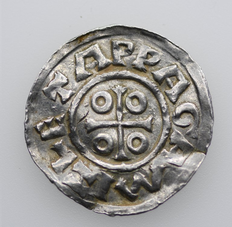 AlfaNumismatics's tweet photo. 8 days till live auction start. Today we would like to highlight some of the denars. 

To view this auction and bid please follow this link https://t.co/YAwwvcVieL

#auction #Coins #denar #denier #coin #numismatics  #penny #Mittelalter  #numismatik #auktion #munten #münzen https://t.co/9Yto7e3kcX