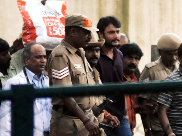 YuuichiKitagiri's tweet photo. History Repeats Soon 🔥 @dasadarshan Third Time Loading.....
#westandwithvijiattige
#ChapliStar
#DagarDasa
#Subba https://t.co/lRIAn7N5p6
