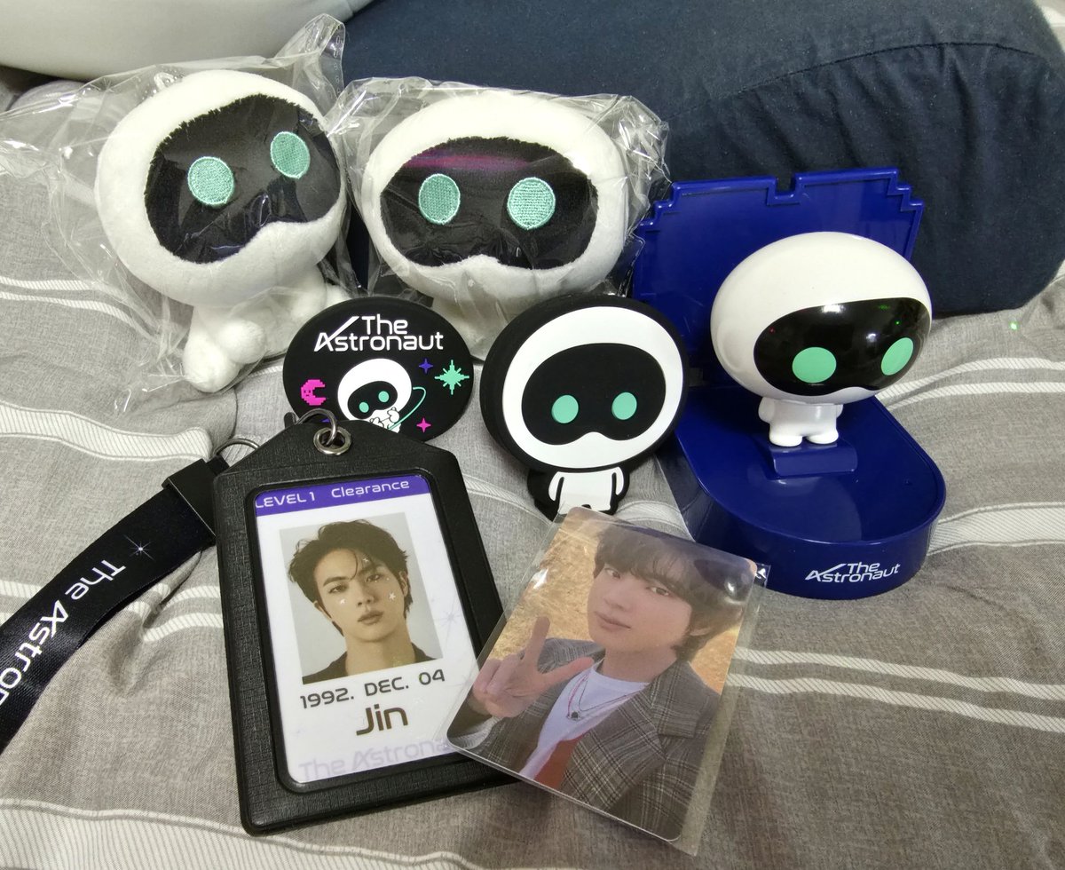 sunny_jus's tweet photo. 석진이 온듯 설레이고 행복하네요
2차도 석진이 기다리듯 설레임으로 또 기다려봅니당♡👍
(제희야 잠시만 외도??ㅋ모라카뉘ㅋ😁한동안 우떠랑데이트각ㅋㅋ)

#TheAstronaut #JinXColdplay #JIN #방탄소년단진 https://t.co/aselzzvKQx