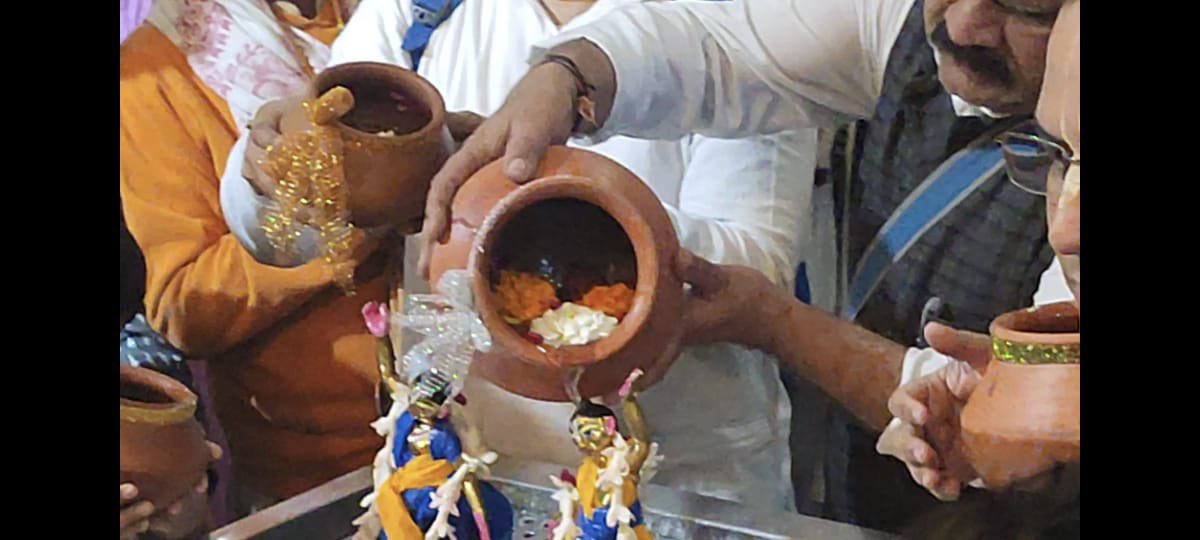 ISKCON_Dwarka's tweet photo. Catch the glimpse of Maha Shivratri at ISKCON Dwarka, Temple Delhi ๐๐๐ฝ๐
#IskconDwarka #Iskcon #Shivji #MahaShivratri #Shivratri #Dieties #Decoration #Decor #Devotion https://t.co/FiJRxU0ZCi