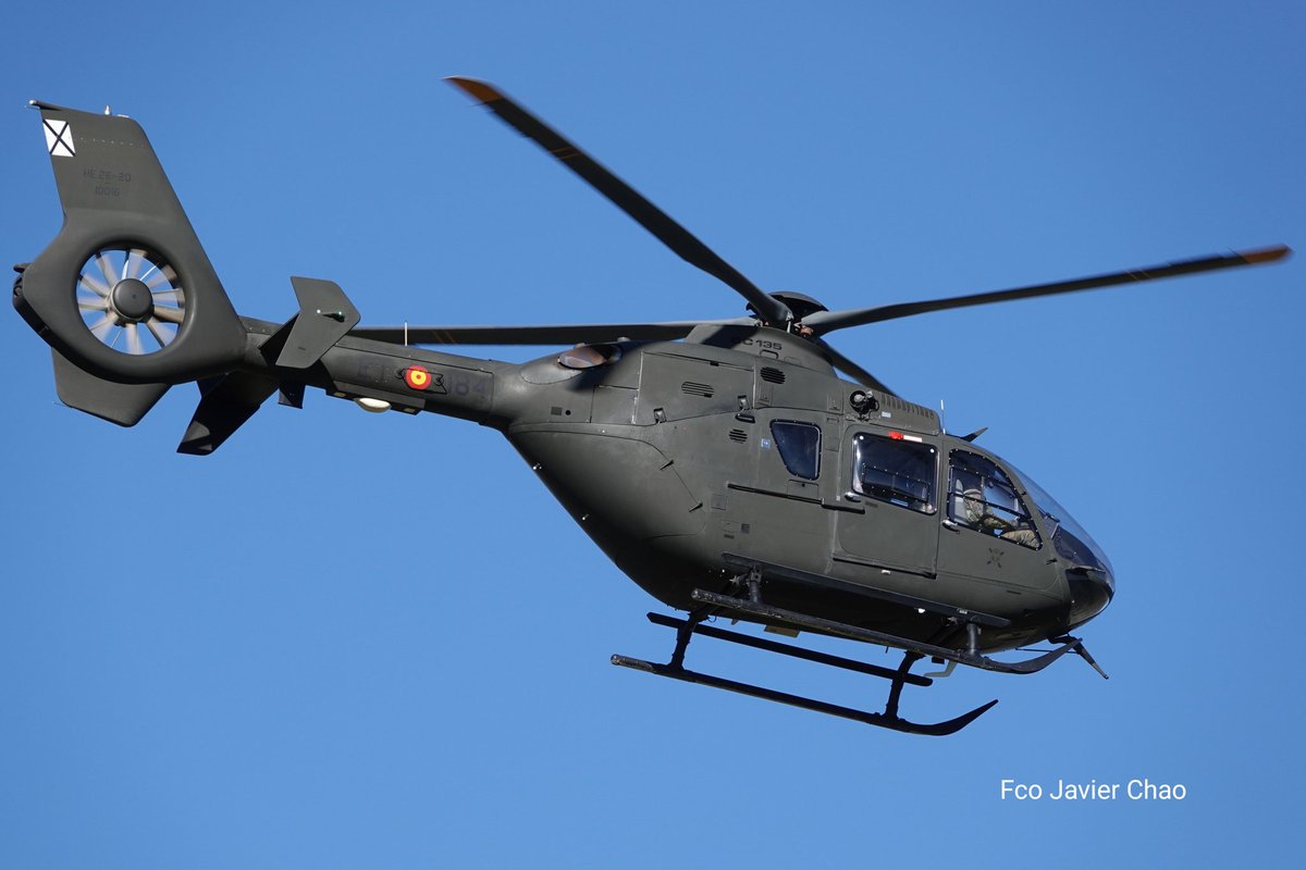 #EC135 #H135 HE.26-20 / ET-184 entregado en 2014 perteneciente a la #ACAVIET del @EjercitoTierra con base en Colmenar Viejo. #helicopteromilitar @AirbusHeli
 Helicóptero fundamental en la enseñanza de los futuros pilotos de las #FAMET