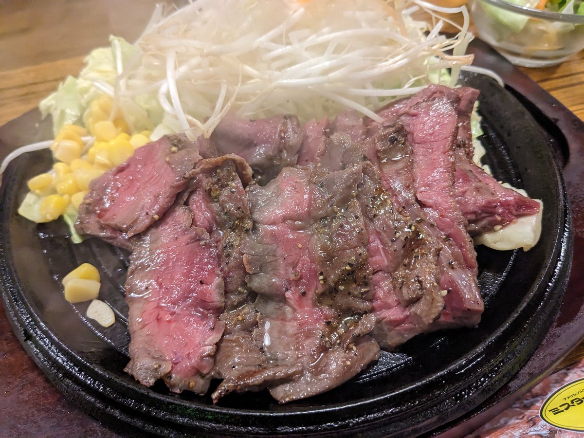 IEF_NGEEANN's tweet photo. steak (skirt). 180g for less than 2000yen and it's not bad. https://t.co/it3pm46pZp