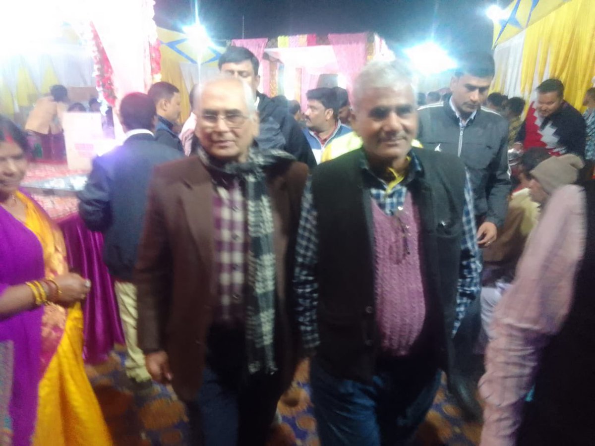 RSPandey_RSP's tweet photo. चम्पारण के अलग अलग छेत्रो में अपने लोगों समर्थकों के साथ उनके सुख दुःख में सम्मिलित https://t.co/nSnfhbsapl