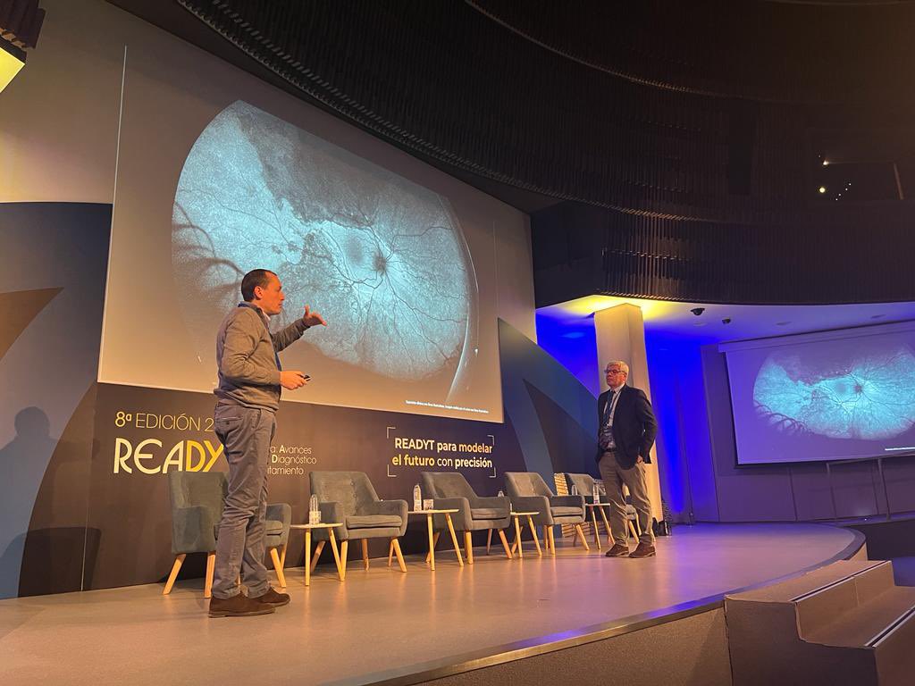 DrAlfredoAdan's tweet photo. Siempre un participar en una reunión científica #uveítis con @alex_fonollosa #Readyt @AbbVie_ES https://t.co/YuqfnPCMEE