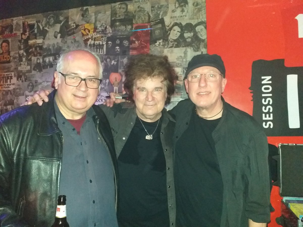 VLafora's tweet photo. Ayer en @LocoClubValenci #USRAILS nos ofrecieron una gran noche de Rock'n'Roll. Volvemos a encontrarnos en las salas. @Natalie62292640 @resident219 @werthro @denajag @kefir1959 @pilarvazquez62 @HarperMarvin5 @AJDMaru @RedDirt_Roots @StanislasPetit @RockFotosJT @MrChelseaDagger https://t.co/4nCc5T11Q5