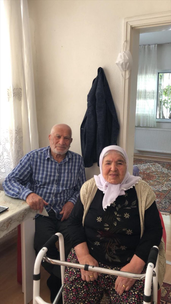 metinakbastr's tweet photo. "İnna Lillâhi ve İnnâ İleyhi Raciûn"

Kıymetli Babamın vefatından 4 ay sonra, Canım Anam Emine Akbaş da az önce Ebedi Aleme göç eyledi.
Rabbim rahmetiyle muamele eyleyip, Cennetine nail eylesin İnş. Dua bekleriz. https://t.co/CxQSzV2EPm