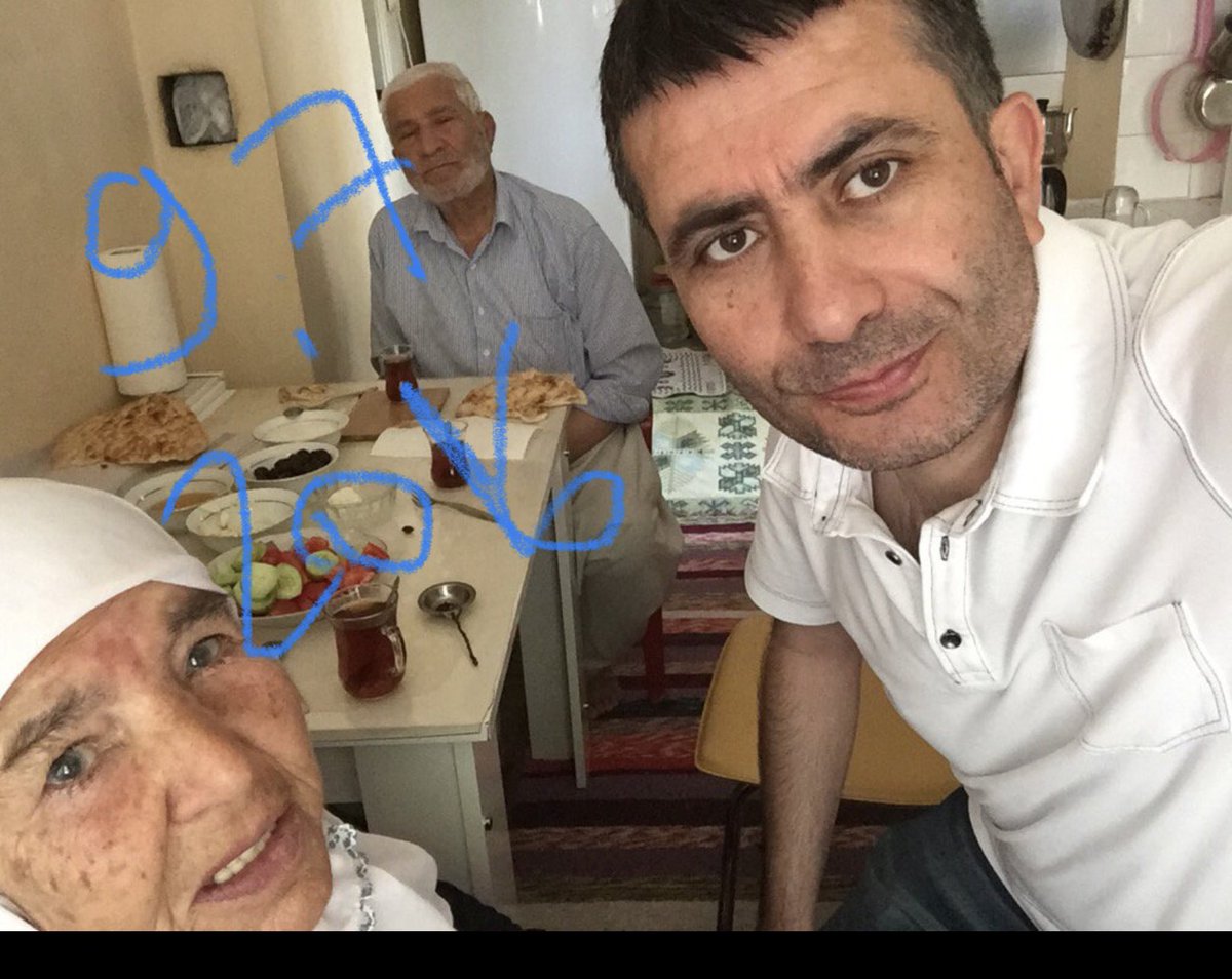 metinakbastr's tweet photo. "İnna Lillâhi ve İnnâ İleyhi Raciûn"

Kıymetli Babamın vefatından 4 ay sonra, Canım Anam Emine Akbaş da az önce Ebedi Aleme göç eyledi.
Rabbim rahmetiyle muamele eyleyip, Cennetine nail eylesin İnş. Dua bekleriz. https://t.co/CxQSzV2EPm