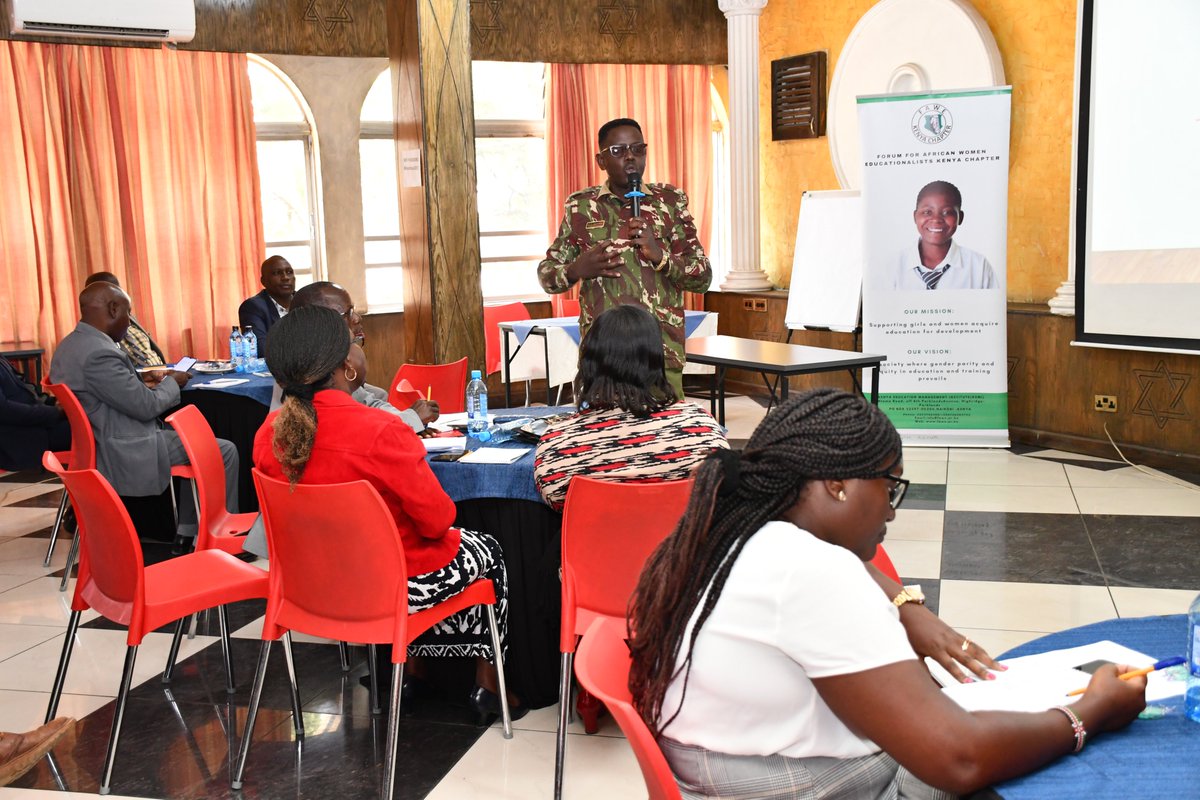 KenyaNewsAgency's tweet photo. The Centre for Rights, Education and Awareness (CREAW) in collaboration with the National Police Service, will offer training to police officers in Nakuru that will enhance the way they handle GBV victims. Read more https://t.co/TdpRLAATbn @SpokespersonGoK https://t.co/VuzTKnEBpI