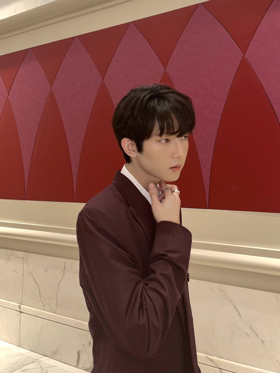 _jaysonlee's tweet photo. so scarlet, it was maroon. https://t.co/0RzmCYB1Tq
