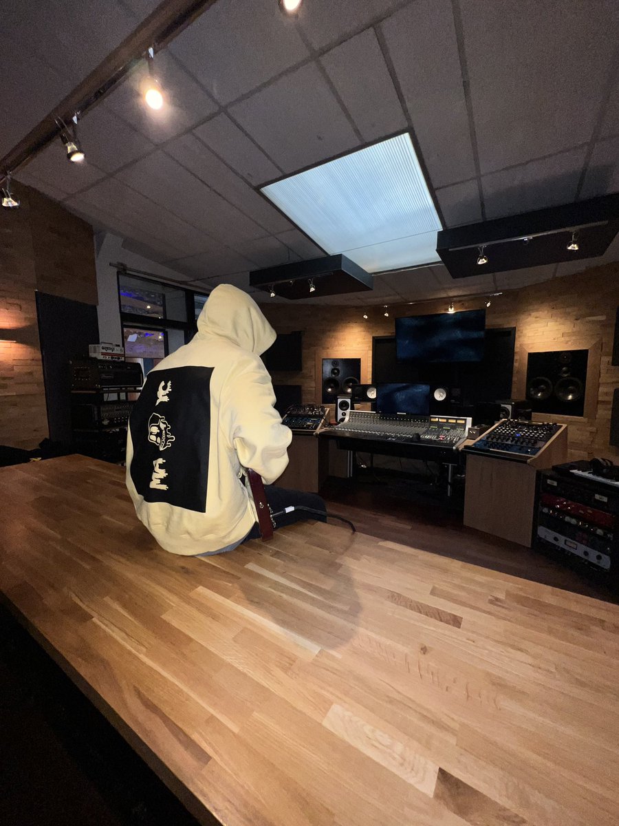 jackotheape's tweet image. MAYC workin on some apetracks 🧟‍♂️
#BoredApeYachtClub #MutantApeYachtClub #bayc #mayc #producer