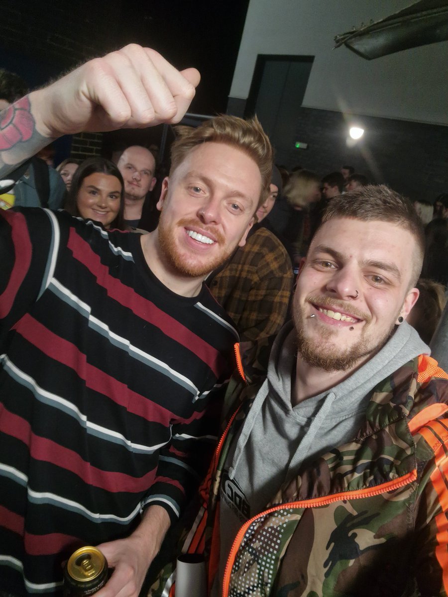 T0tallyHopeless's tweet photo. Absolutely buzzing with last night! And got to meet and say a quick hello to the amazing "Fourskins" - if you know, you know. ๐คฉ totally worth the travel and "ยฃ19.50+Booking fee" ๐คฃ incredible show lads you fxcking smashed it ๐ฅ๐ฅ #HappyHourLiveTour #RoundSheepTour #HappyHour https://t.co/kT7k8fxCAH
