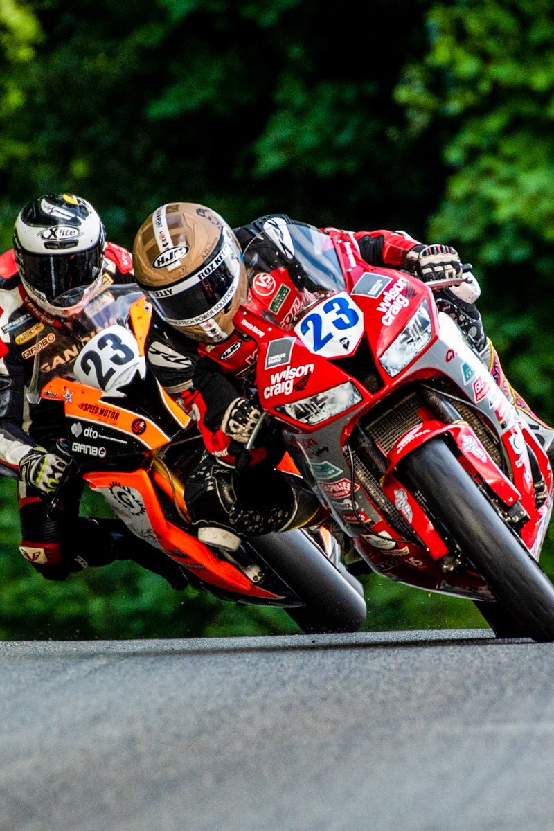 Joey Thompson on his Supersport machine is chased through Greeba castle by Stefano Bonetti on his Superbike during Thursday evening practice TT2022. <a href="/JoeyThompsonTT/">Joey Thompson</a> @WCraigRacing <a href="/race_tt/">TTRaceFans</a> <a href="/ttracesofficial/">Isle of Man TT Races</a> <a href="/Lockk999/">TT⚡Road Warriors</a>
