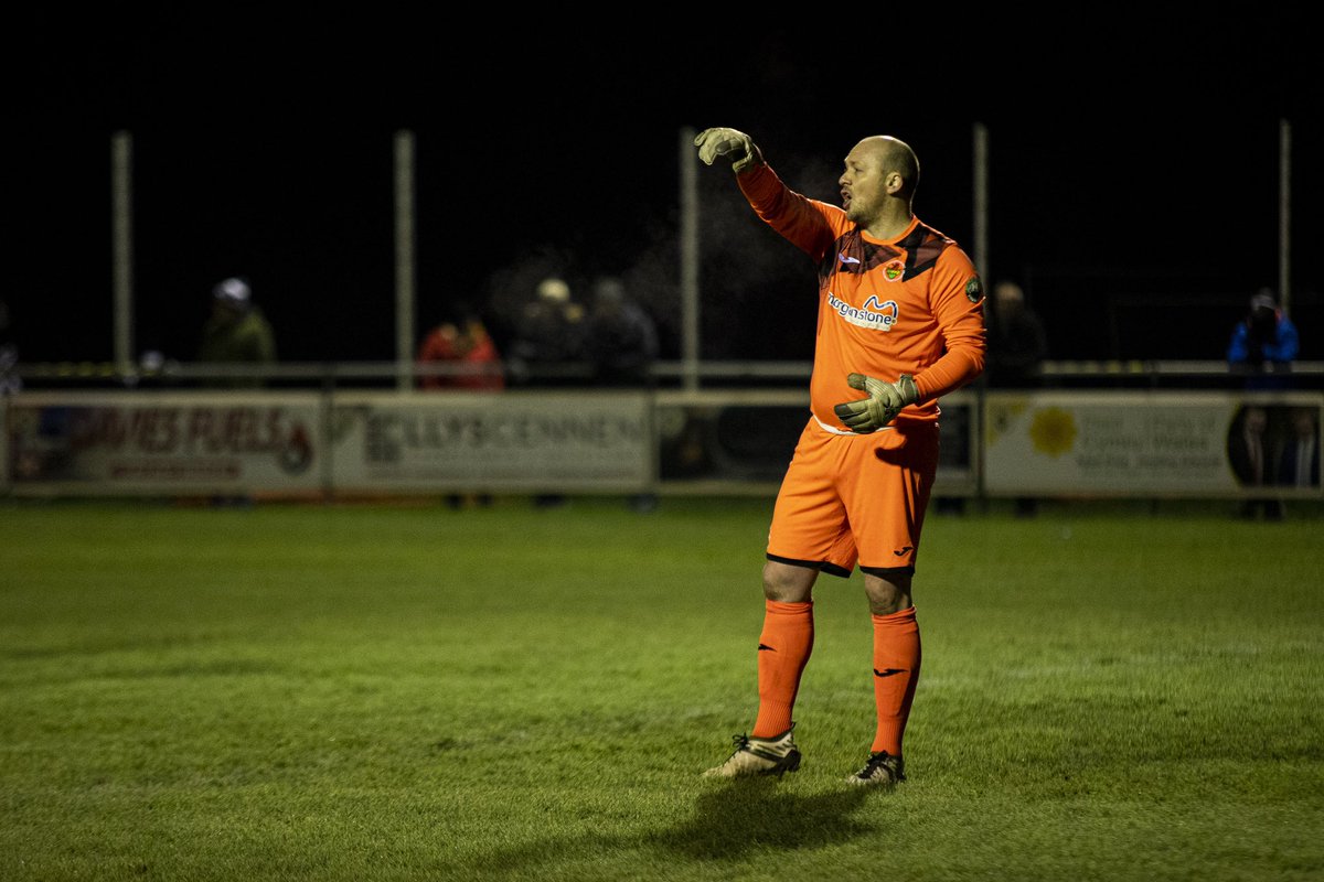 ⚫️PLAYER OF THE MATCH⚪️

Last nights Player of the Match 🆚 <a href="/trefelinbgc/">Trefelin BGC</a> was <a href="/Hovis1GK/">craig morris</a> 

With a string of great saves and a commanding force at the back, he continues to age like a fine wine 🍷🐈

⚫️⚪️ | #TheTownAsOne